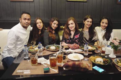 Intip Foto-Foto Bukber Seru Ala Nabila Syakieb- Tsania Marwa- Yasmine Wildblood