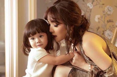 Tidur Cantik Bak Kakak Adik, Bulu Mata Gisella dan Gempita Jadi Sorotan