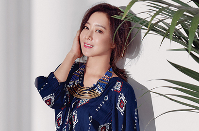 Kembali Jadi Pramugari Usai 14 Tahun Lewat, Kecantikan Kim Hee Sun di 'Woman of Dignity' Dipuji