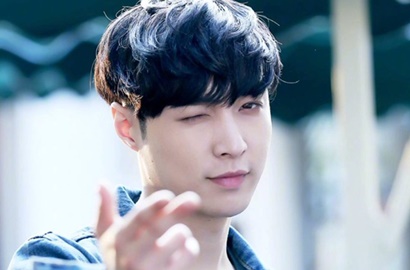 Pamer Latihan Dance, Lay Beri Kode Ikut Comeback Bareng EXO?