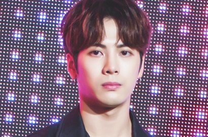 So Sweet, Jackson GOT7 Turun Panggung dan Elus Kepala Fans Gara-Gara Ini