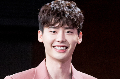 Gantengnya Lee Jong Suk Selfie di 'While You Were Sleeping' Dijamin Bikin Silau
