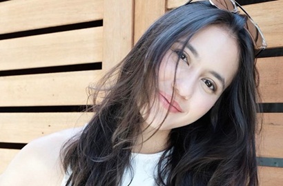Dipuji Mirip Taylor Swift di Foto Ini, Cincin Pevita Pearce Malah Bikin Salfok