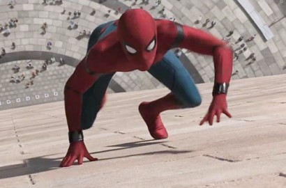 Tom Holland Sebut Kostum Baru Spiderman Mirip iPhone Tercanggih