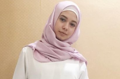 Dandan Cantik Bak Pengantin Berhijab, Yuki Kato Bikin Pangling