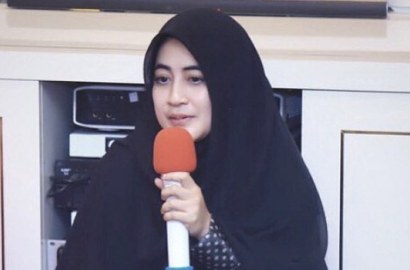 Hadiri Wisuda Sang Putra, Umi Pipik Akui Bercadar Usai Dapat Bisikan Gaib