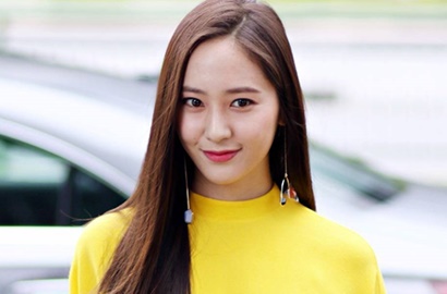 Foto Gelap-Gelapan Sambil Melamun, Krystal Kode Galau Putus dari Kai?