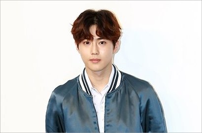 Suho Akui Sering Berbagi Pakaian dengan Sehun, Karena Terlalu Berantakan?