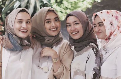 Tetap Stylish Dengan Hijab, 8 Gaya Para Hijab Influencer Bisa Kamu Tiru