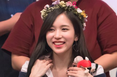 Ngeri! Netter Ini Unggah Foto Pisau dan Ancam Bunuh Mina Twice