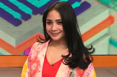 Cuma Layani Pembeli Kue, Harga Sepatu Nagita Bikin Melongo