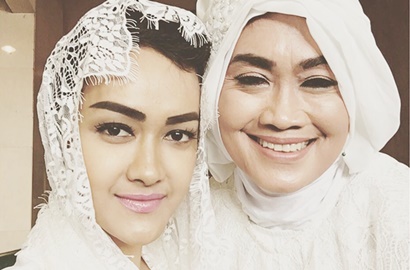 Paranormal Sebut Mendiang Julia Perez Masih Hidup, Ini Kata Sang Ibunda
