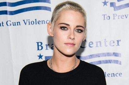 Pede Tak Pakai Bra, Kristen Stewart Nyaris Umbar Bagian Intim di Depan Umum