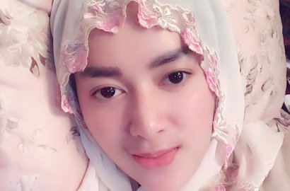 Disebut Sakit Hingga Tak Muncul di Pemakaman Ibu Mertua, Tiara Dewi Malah Pamit Umrah