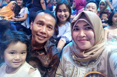 Pakai Singlet dan 'Gelitik' Dekat Area Kewanitaan Bilqis, Ayah Ayu Ting Ting Dibully Pedofil