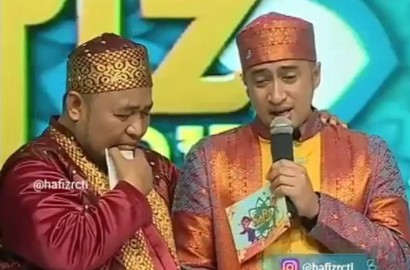 Diterpa Isu 'Belok', Irfan Hakim Menangis Teringat Putranya Sholat Pakai Mukena