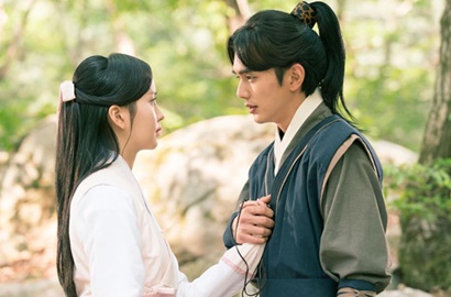 Tak Ada di Naskah, Yoo Seung Ho Digoda Kru 'Ruler' Gara-Gara Peluk Kim So Hyun