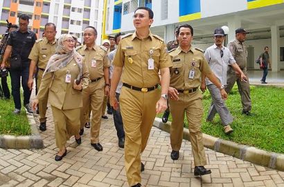 Sudah Mantan Gubernur, Foto Ahok Dipajang Bersebelahan dengan Jokowi di Balai Kota DKI