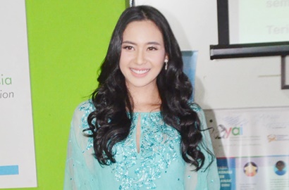 Elvira Devinamira Berbagi Keceriaan dengan Anak Penderita Kanker