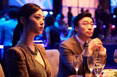 Resmi Dirilis, Film 'Real' Kim Soo Hyun-Sulli Banjir Hujatan