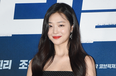 Curhat Sulit Lakoni Adegan Ranjang di Film 'Real', Sulli Makin Dicibir