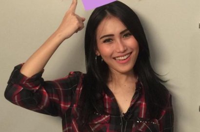 Ayu Ting Ting Disindir Pencitraan Saat Ziarah, Netter Marah Jupe Disebut 'Mak Botak'