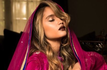 Cinta Laura Seksi Ala Miss Universe, Urat Otot Six Pack Richard Kyle Bikin Salfok