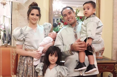 Liburan di Amerika, Gemasnya Putri Nia Ramadhani Pose Pamer Pusar