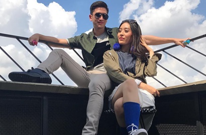 Natasha Wilona-Verrell Bramasta dan Adik Angkat Foto Bareng Bak Keluarga Bahagia