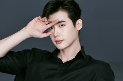 Syuting 'While You Were Sleeping', Lee Jong Suk Pose Tampan dan Sok Jahat Bareng Aktor 'Pinocchio'