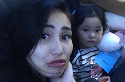 Ajak Bilqis Makan di Pinggir Jalan New Zealand, Ayu Ting Ting Ramai Dihujat Pelit