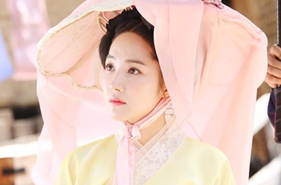 Cantiknya Park Min Young Pamer Pakai Gaun Pernikahan Tradisional di 'Seven Day Queen'