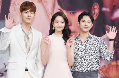 Dampingi Siwan-Hong Jong Hyun, Yoona Mempesona di Jumpa Pers 'The King Loves'