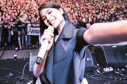 Maudy Ayunda Akan Tampilkan Genre Berbeda di Album Ketiga