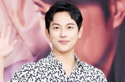 Pose Bareng Yoona di Preskon, Siwan Terlihat Gendut dan Pendek?