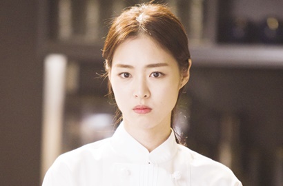 Siap Romantis Bareng Yeo Jin Goo, Cantiknya Lee Yeon Hee di 'Reunited Worlds'