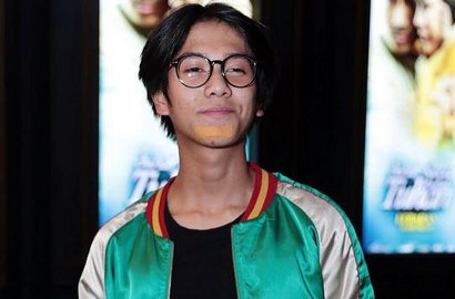 Iqbaal CJR Dituding Jalan Bareng Pacar di Foto Ini, Netter Malah Ngakak