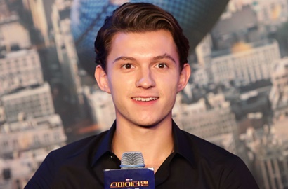 Tom Holland Komentar Soal Celana Dalam Spider-Man