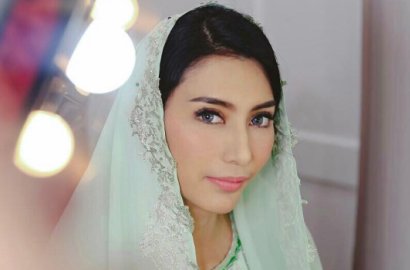 Gelar Pengajian Jelang Nikah, Tyas Mirasih Berlinang Air Mata Minta Restu Ibu