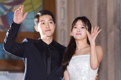 Song Joong Ki-Song Hye Kyo Umumkan Nikah, Patung Ciuman Mereka Jadi Perhatian