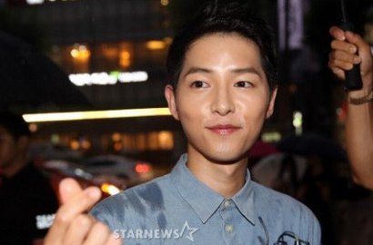 Tampil Perdana Usai Umumkan Pernikahan, Song Joong Ki Dipuji Manly dan Ganteng