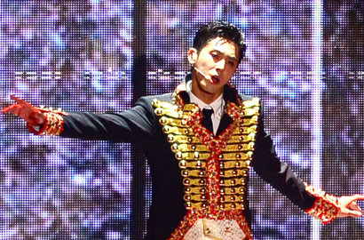 Celana Robek di Panggung SM Town Seoul, Yunho TVXQ Malah Banjir Pujian