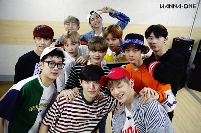 Tanggalkan Setelan Jas, Wanna One Tampil Polos di Foto-Foto Individu Baru