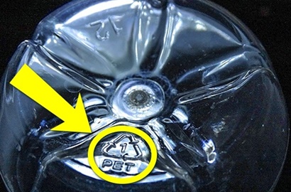 Meski Praktis, 3 Hal Ini Jadi Bukti Kalau Kamu Nggak Boleh Gunakan Botol Plastik Berulang Kali