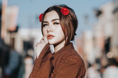 Tak Biasa, Kue Ulang Tahun Vicky Shu Bikin Netter Salah Fokus