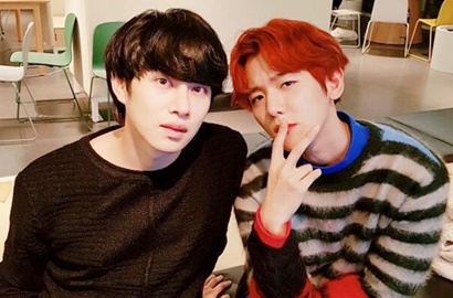 Ikut Rayakan Ultah, Baekhyun Goda Fans Adu Ganteng Bareng Heechul