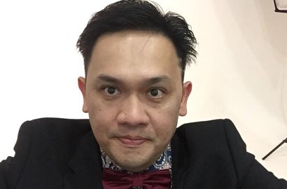 Farhat Abbas Diisukan Sudah Tunangan, Foto Jadul Calon Istri Jadi Sorotan