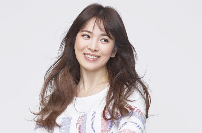 Unggah Foto Perdana Usai Umumkan Nikah, Song Hye Kyo Dipuji Makin Cantik