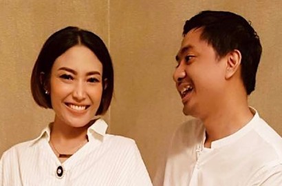 Setia Dampingi Putrinya Melahirkan, Raut Wajah Ibu Ayu Dewi Bikin Terharu