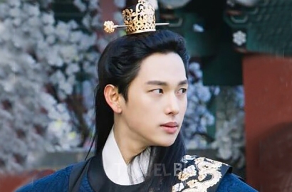 Gantengnya Siwan Pasang Ekspresi Senyum Hingga Serius di 'The King Loves'